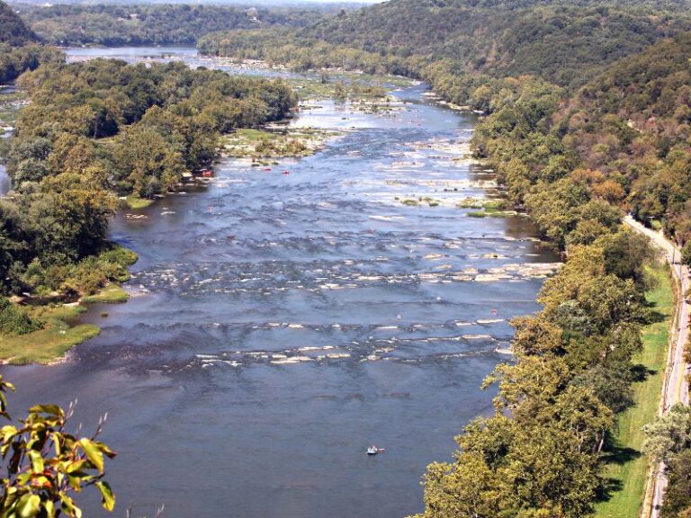 Kayaking at Potomac River in Virginia before Great Falls