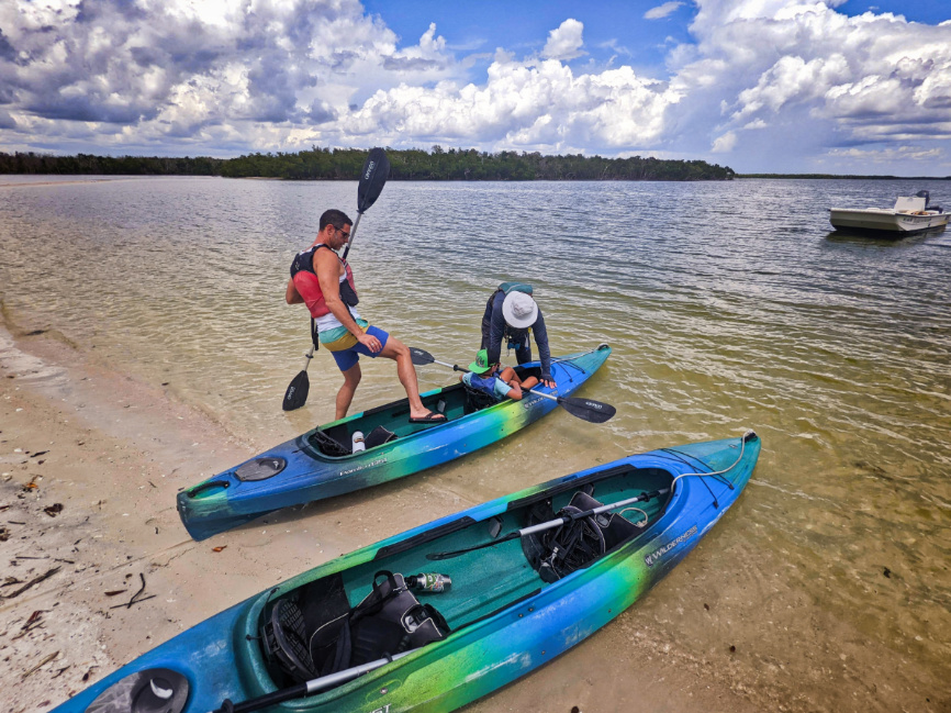 Taylor Family kayaking in 10 Thousand Islands Everglades National Park Florida 1